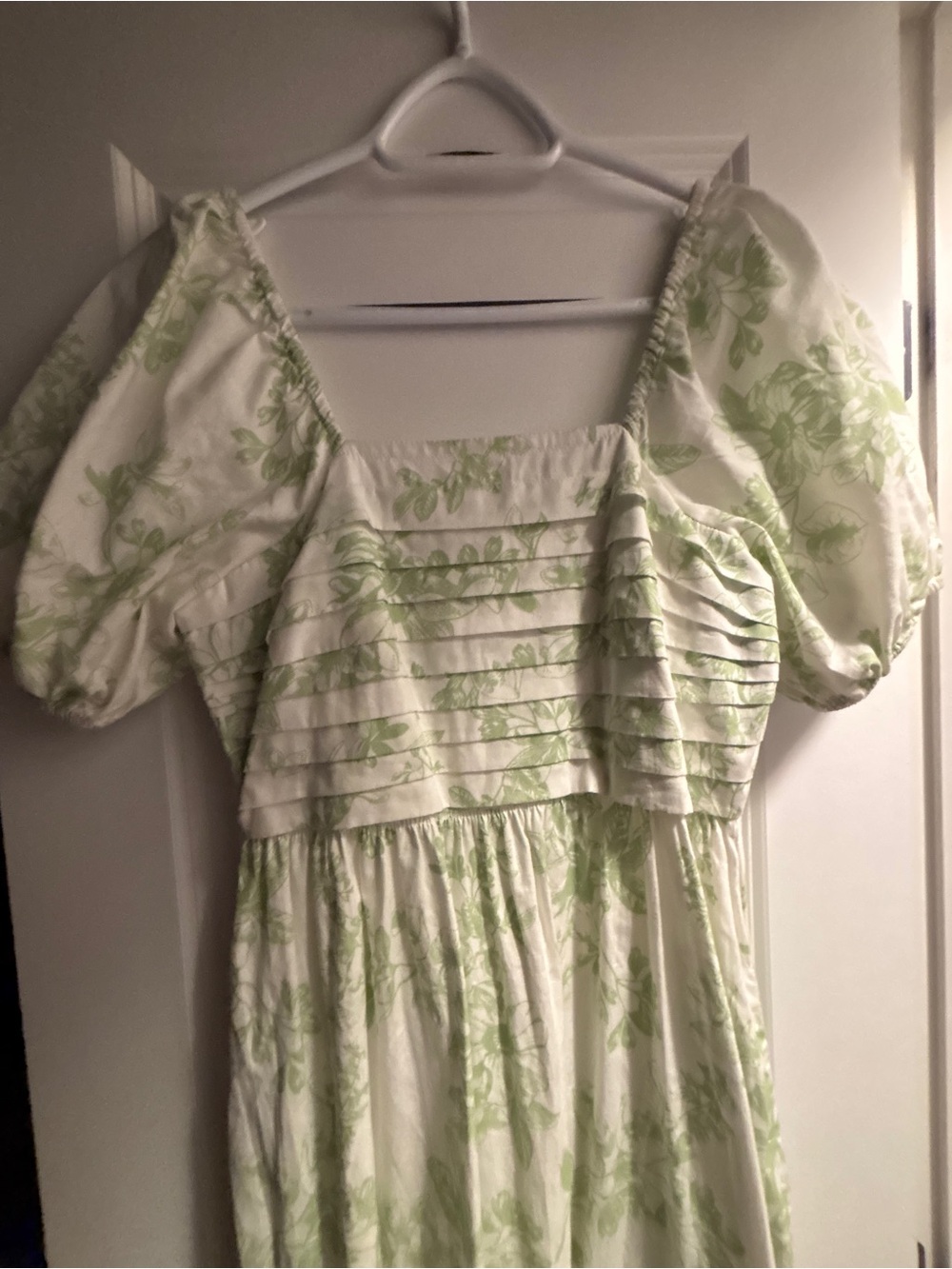 Jessica Simpson White Dress with Light Green Floral Print